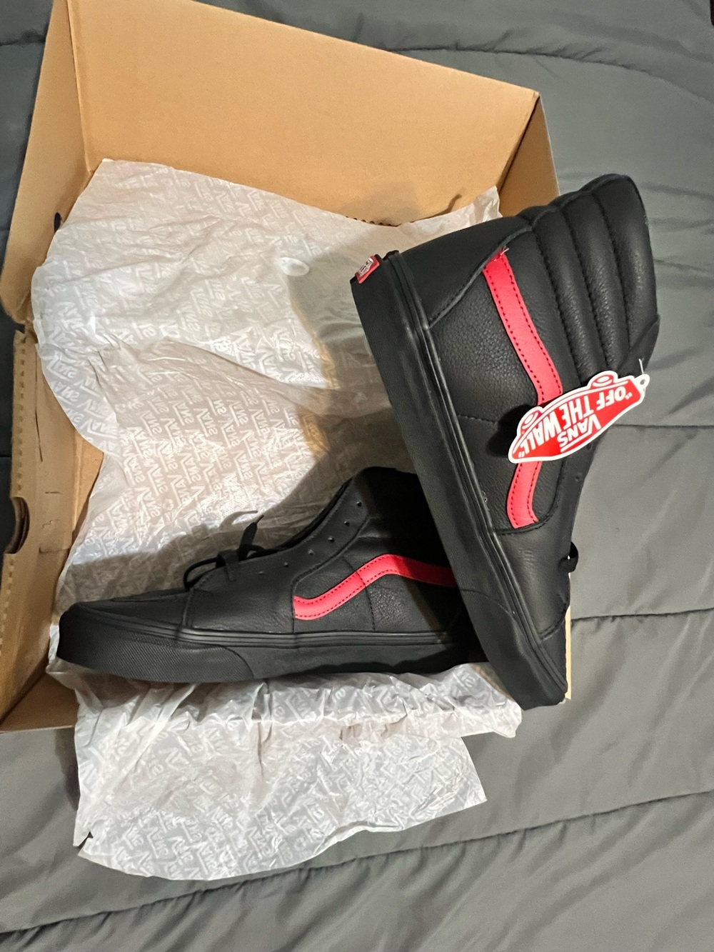 Vans Sk8-Hi Leather Pop Black Chili Pepper High Top Sneakers 10.5 NWT